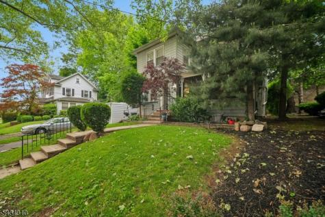 210 Hillside Road Elizabeth NJ 07208
