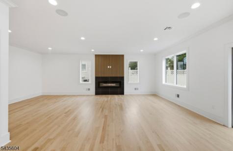 110 Platt Avenue Saddle Brook NJ 07663