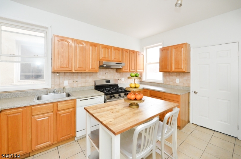 103 Napoleon Street Newark NJ 07105