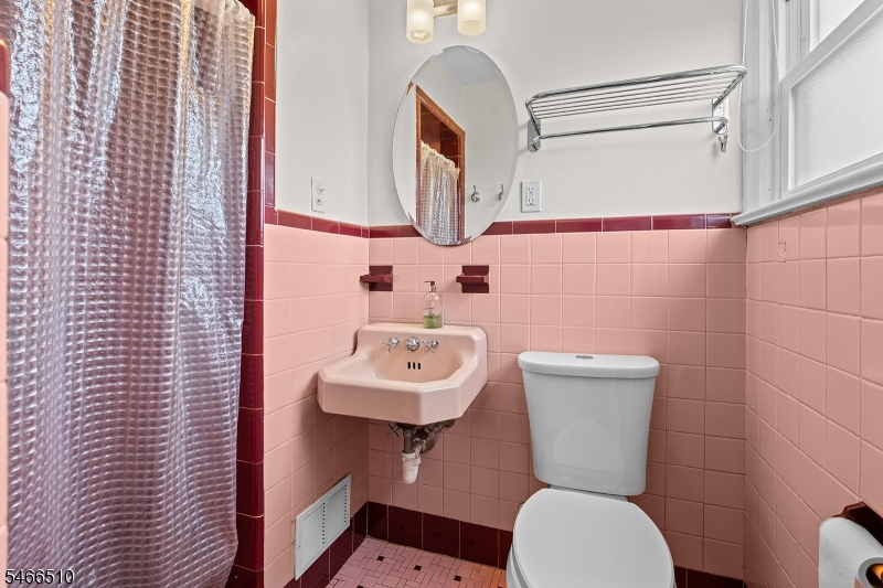 16 Pavonia Avenue Kearny NJ 07032