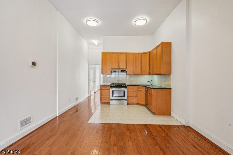 90 A Hackensack Plk R Weehawken NJ 07086