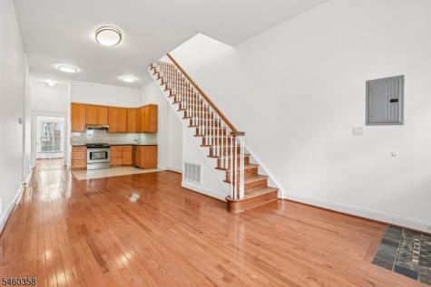 90 A Hackensack Plk R Weehawken NJ 07086