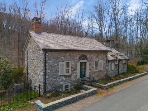 34 Water Street Tewksbury NJ 08833