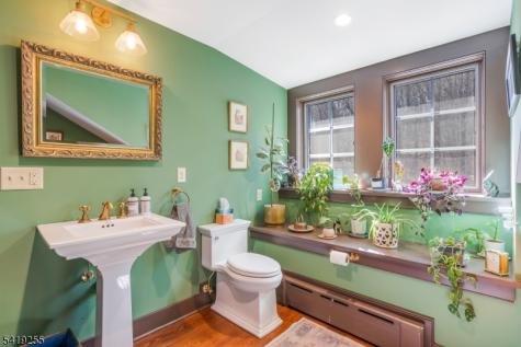 34 Water Street Tewksbury NJ 08833