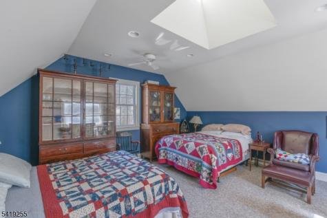 34 Water Street Tewksbury NJ 08833