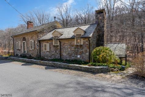 34 Water Street Tewksbury NJ 08833