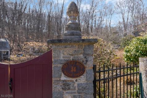 34 Water Street Tewksbury NJ 08833
