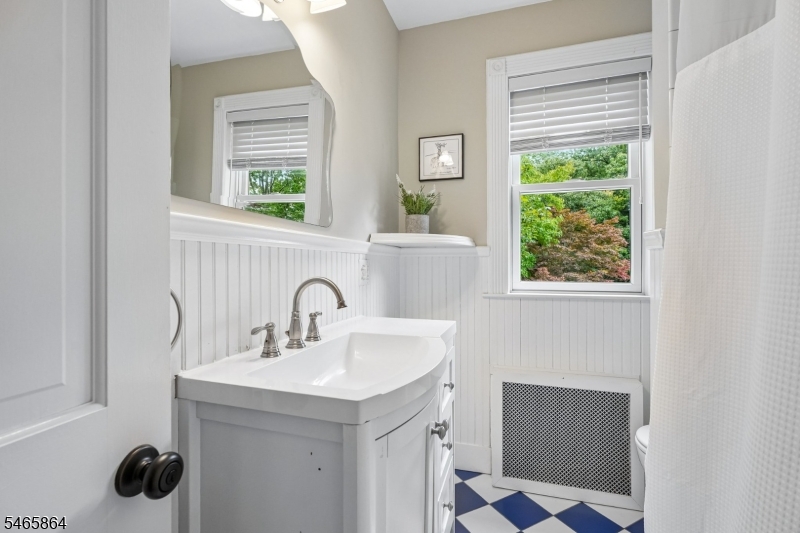 439 Grove Street Montclair NJ 07043