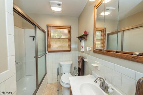 45 Lakeside Trail Kinnelon NJ 07405