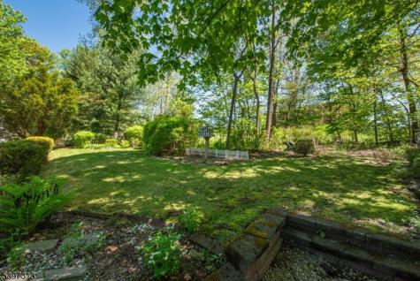 45 Lakeside Trail Kinnelon NJ 07405