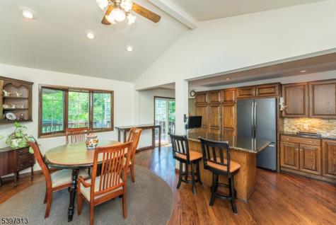 45 Lakeside Trail Kinnelon NJ 07405