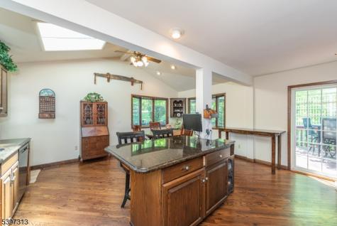45 Lakeside Trail Kinnelon NJ 07405