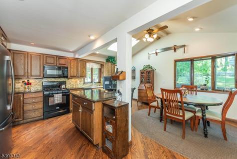 45 Lakeside Trail Kinnelon NJ 07405