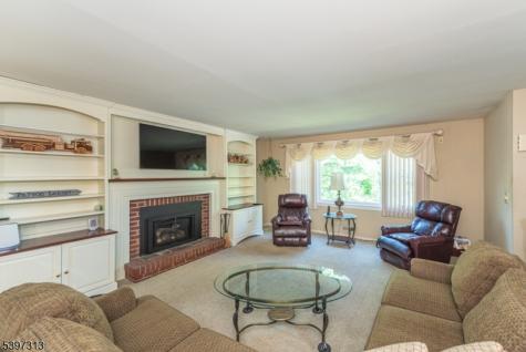 45 Lakeside Trail Kinnelon NJ 07405