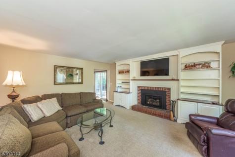 45 Lakeside Trail Kinnelon NJ 07405