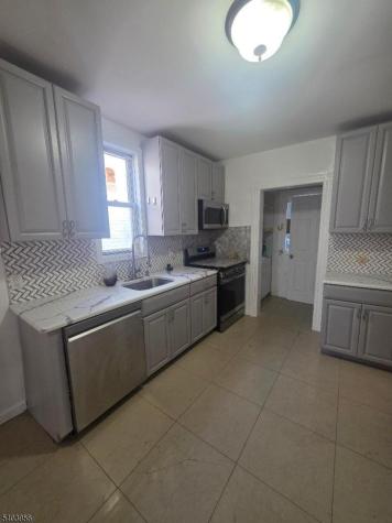 16 Mineral Sprg A Passaic NJ 07055