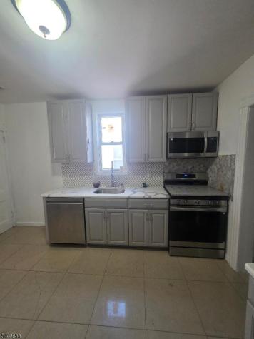 16 Mineral Sprg A Passaic NJ 07055