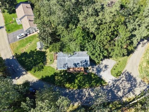 6 Sunset Drive Green NJ 07821