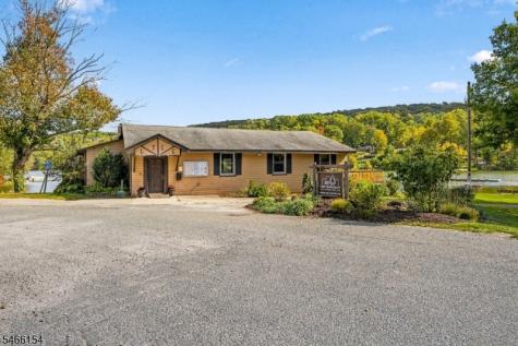 6 Sunset Drive Green NJ 07821