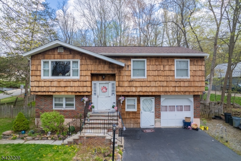 678 Morsetown Road West Milford NJ 07480