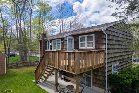 678 Morsetown Road West Milford NJ 07480