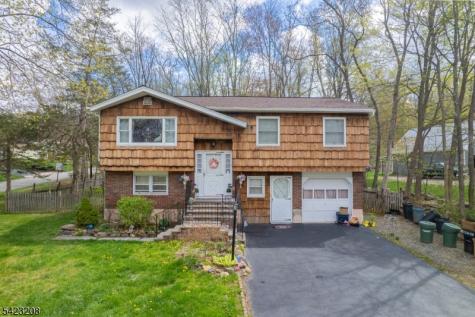 678 Morsetown Road West Milford NJ 07480