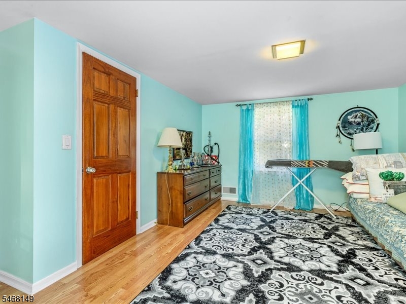 806 Pinewood Road Union NJ 07083