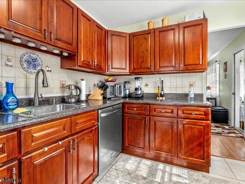 806 Pinewood Road Union NJ 07083
