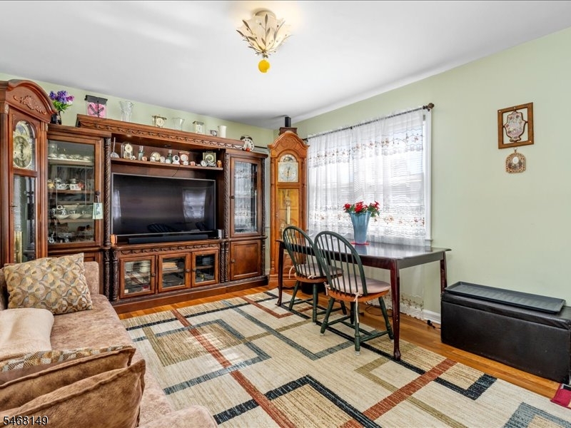 806 Pinewood Road Union NJ 07083