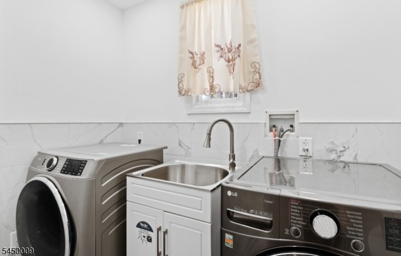 884 Townley Avenue Union NJ 07083