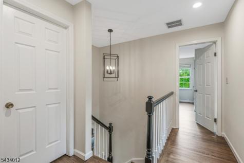 8 Deerwood Trail Warren NJ 07059