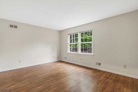8 Deerwood Trail Warren NJ 07059