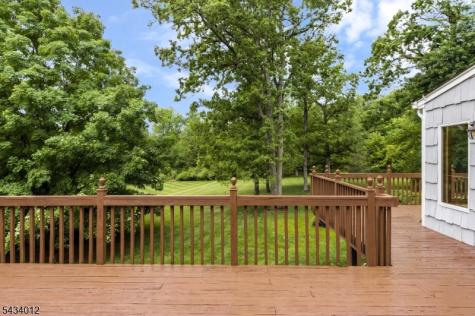 8 Deerwood Trail Warren NJ 07059