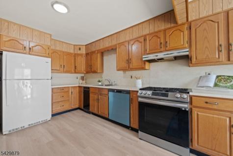 765 Chase Avenue Lyndhurst NJ 07071