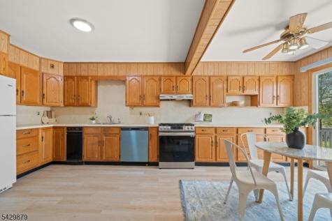 765 Chase Avenue Lyndhurst NJ 07071