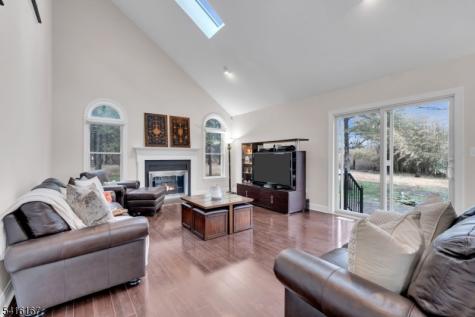 4 Dumont Court Bridgewater NJ 08807