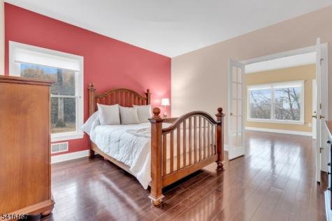 4 Dumont Court Bridgewater NJ 08807