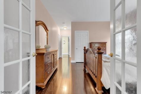 4 Dumont Court Bridgewater NJ 08807