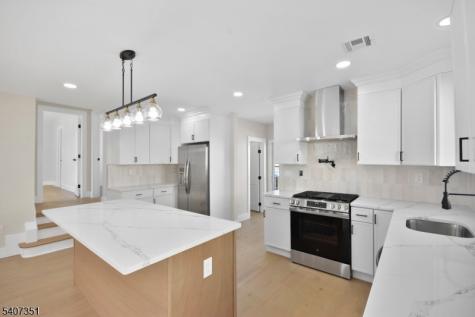 715 Stuyvesant Avenue Lyndhurst NJ 07071