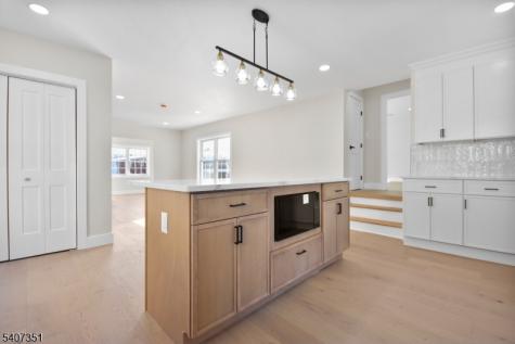 715 Stuyvesant Avenue Lyndhurst NJ 07071