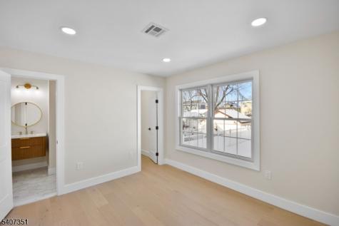 715 Stuyvesant Avenue Lyndhurst NJ 07071