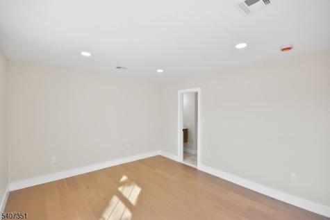 715 Stuyvesant Avenue Lyndhurst NJ 07071