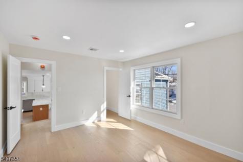 715 Stuyvesant Avenue Lyndhurst NJ 07071