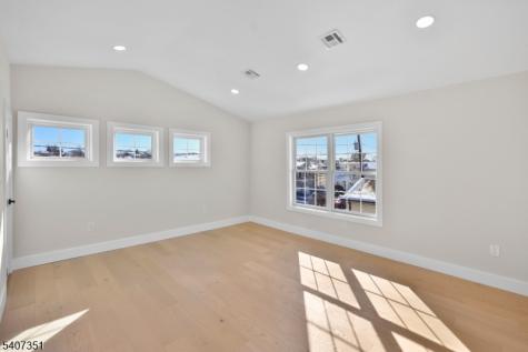 715 Stuyvesant Avenue Lyndhurst NJ 07071