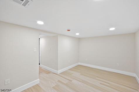 715 Stuyvesant Avenue Lyndhurst NJ 07071
