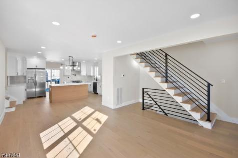 715 Stuyvesant Avenue Lyndhurst NJ 07071