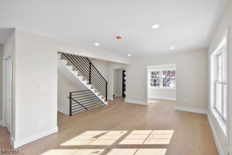 715 Stuyvesant Avenue Lyndhurst NJ 07071