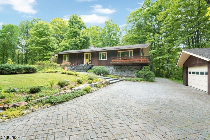 235 Brook Valley Road Montville NJ 07082