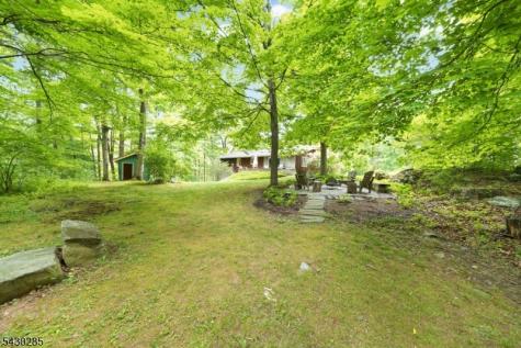 235 Brook Valley Road Montville NJ 07082
