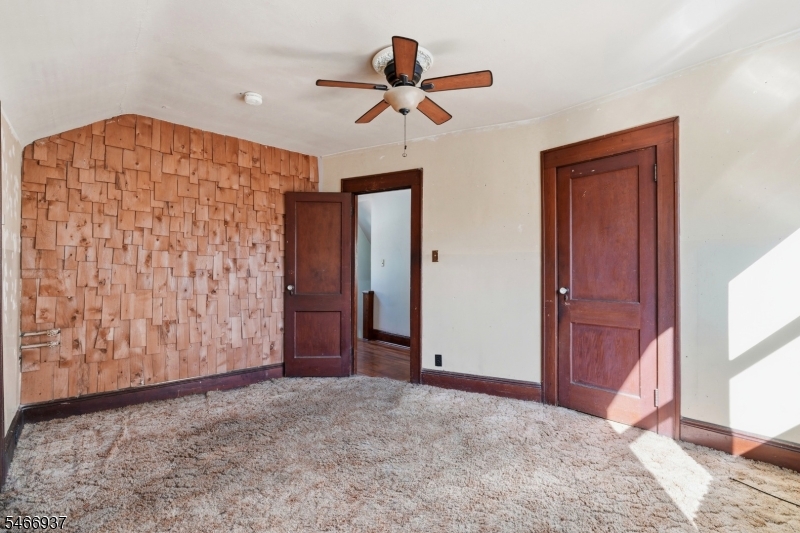428 E 4th Avenue Roselle NJ 07203
